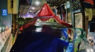 উল্টো পথে অটোরিকশা, বাসের ধাক্কায় প্রাণ গেল ৩ জনের