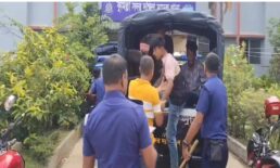 নিষিদ্ধ ছাত্রলীগের ঝটিকা মিছিল, ৪৫ জনকে আটক করে পুলিশে দিলো স্থানীয়রা