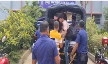 নিষিদ্ধ ছাত্রলীগের ঝটিকা মিছিল, ৪৫ জনকে আটক করে পুলিশে দিলো স্থানীয়রা