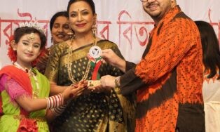 গোল্লাছুট শিল্প ও সাহিত্য সম্মাননা পেলেন তাহসিন খান