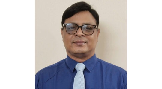 এক ভয়ংকর প্রতারণার ফাঁদে ইংরেজি শিক্ষা